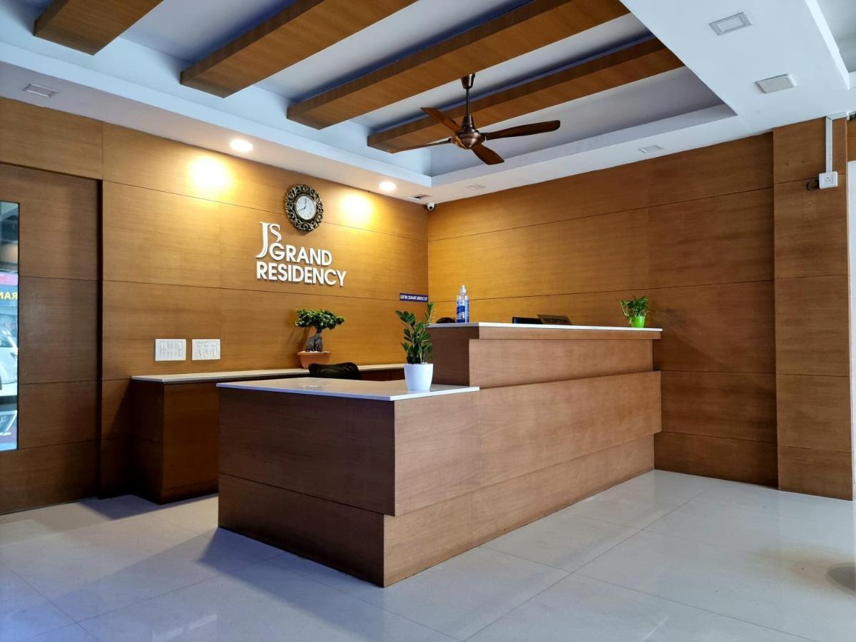 Js Grand Residency Hotel Palakkad Ngoại thất bức ảnh