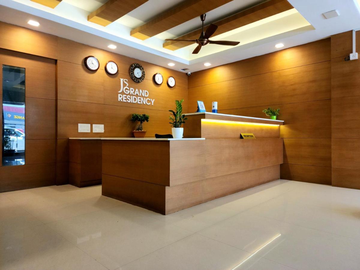 Js Grand Residency Hotel Palakkad Ngoại thất bức ảnh