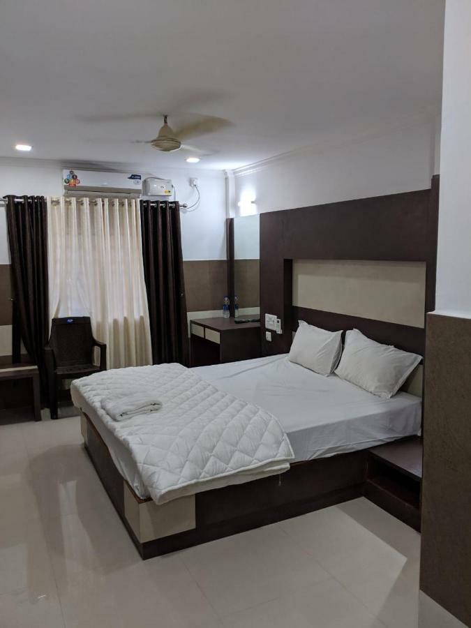 Js Grand Residency Hotel Palakkad Ngoại thất bức ảnh